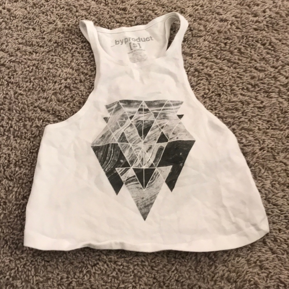 Cropped graphic tank